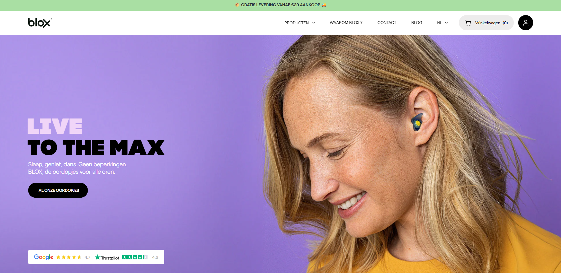 Een laptop en een smartphone met alle twee de webshop van De Koffieboon op.